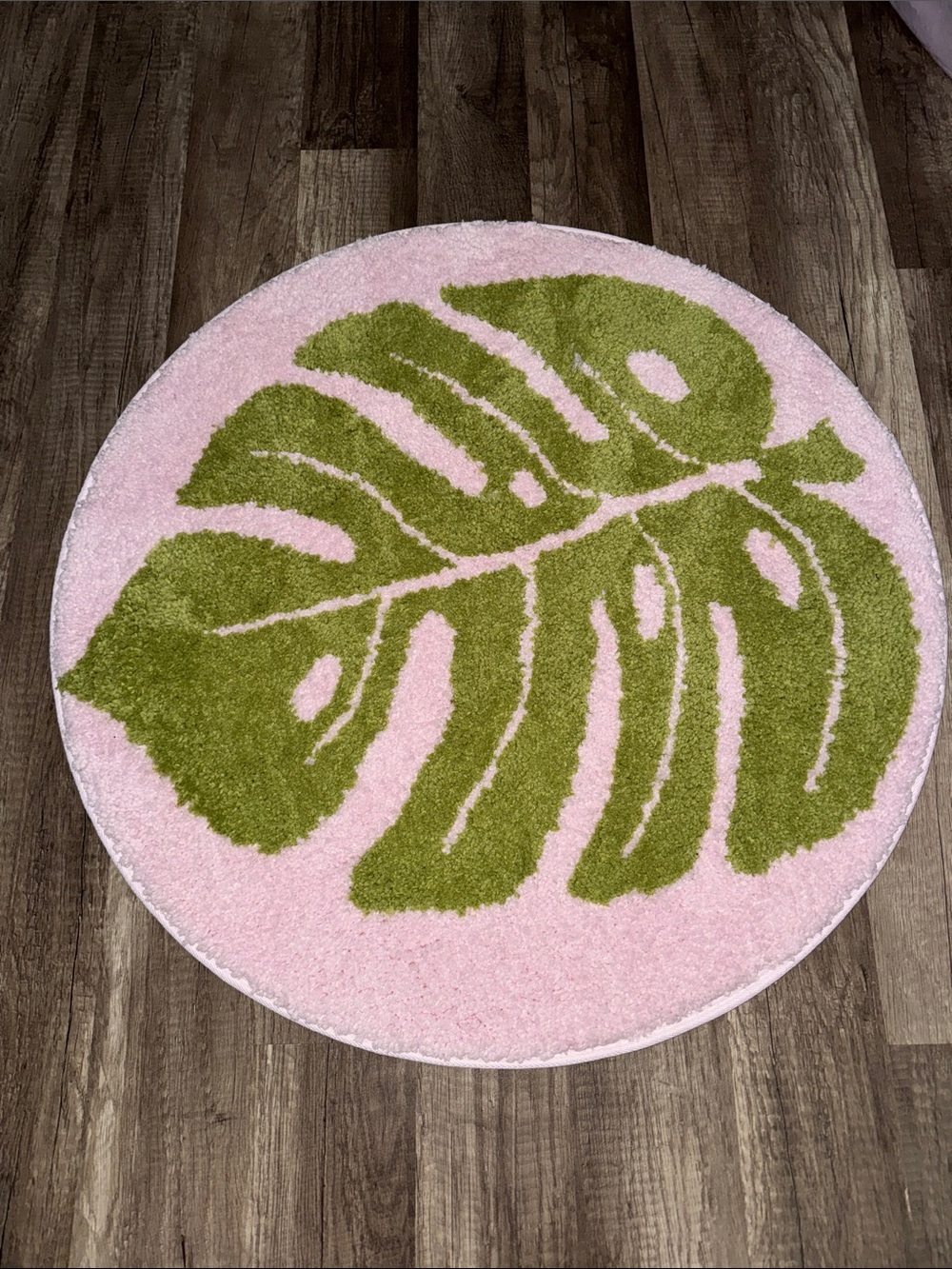Pink & Green Tropical Leaf Round Bath rug.